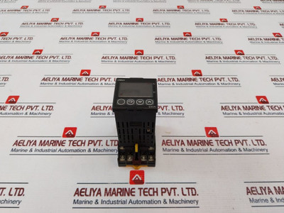 Omron E5Cn-c2Tu Digital Temperature Controller W/ P2Cf-11 Socket 50/60Hz