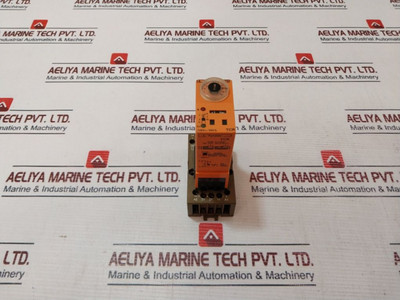 Syrelec Tcr Timer Relay With Base 220V 10A Used Syrelec Tcr Timer Relay With Base 220V 10A Used