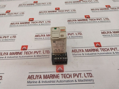 Telemecanique Run 31A21 Bd Relay With Socket 10A 250Vac Telemecanique Run 31A21 Bd Relay With Socket 10A 250Vac