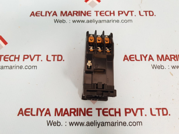 Fuji Electric Src50-2U/X (4A2B) Auxiliary Relay 200/200-220V 50/60Hz