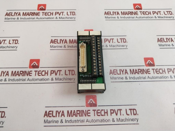 Phoenix Contact Um 45-d25Sub/S/Switch/Bk/So495 Interface Module Used