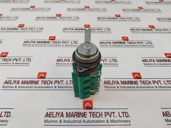 Hpc-1 Ot2M Contact Block Selector Switch Used