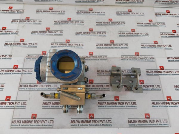 Fuji Electric Fkcb33V4-pacyy-aa Differential Pressure Transmitter 2300 Psi Used