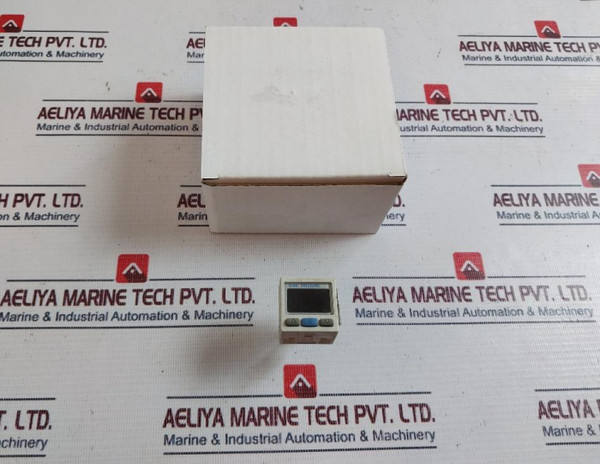 Smc Zse30A-01-p-la1 Digital Pressure Switch Class 2 24Vdc Used
