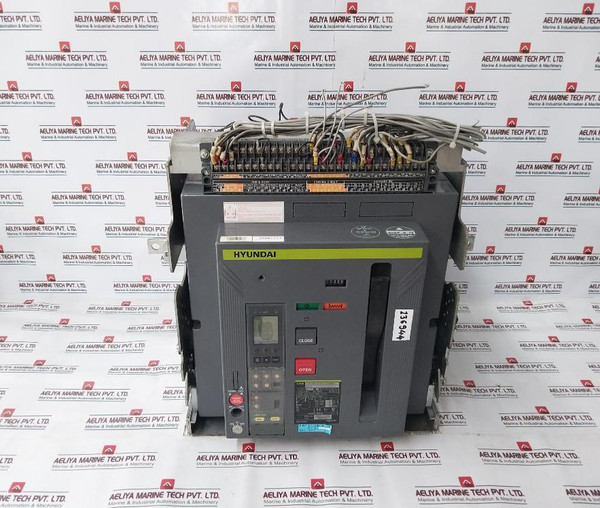 Hyundai Electric Uan25B3B Air Circuit Breaker 3 Pole 2500A