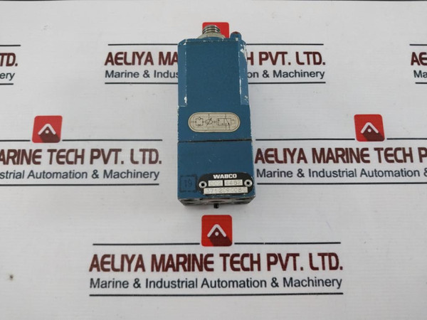 Wabco 3712090050 Directional Control Valve Used