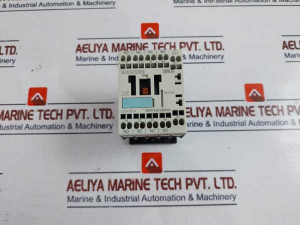 Siemens 3Rh1122-2Bb40 Contactor Relay 10A 600V Ac 3Zx1012-0Rh11-1Aa1 Used