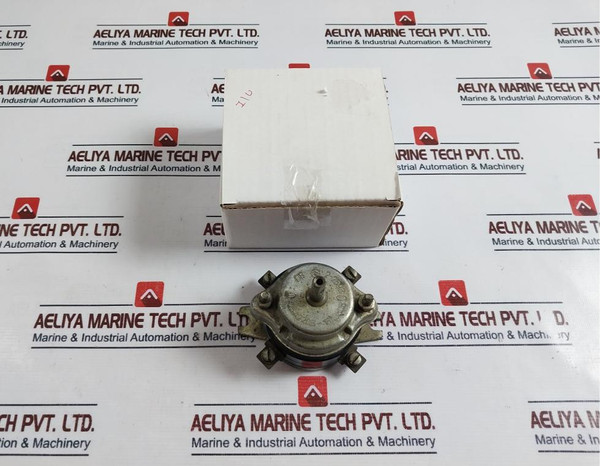 πB 220V Rotary Switch