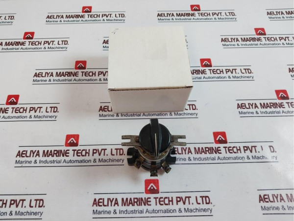 35-20A 220-380V Illuminated Rotary Cam Switch - Used