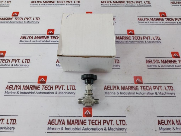 Swagelok Ss-1Rs4 Stainless Steel Integral Bonnet Needle Valve 5000 Psig - Used