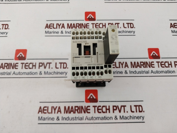 Siemens 3Rh1122-2Bb40 Contactor Relay 690V 10A - Used