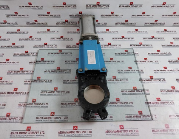Watergates Dn100 Knife Gate Valve With Pneumatic Actuator Gg25 - Refurbished