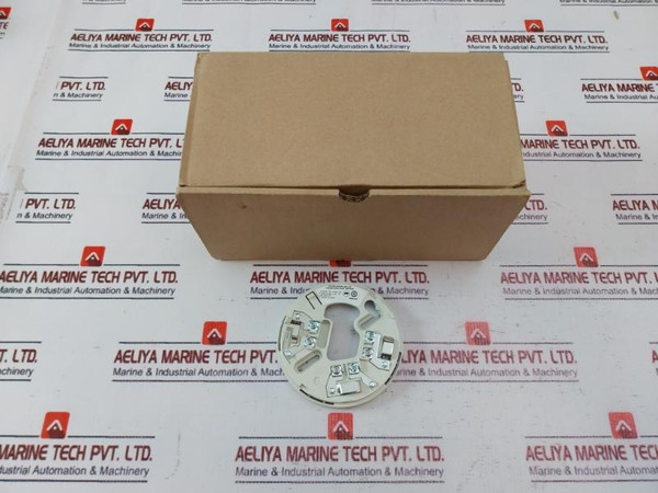 Hochiki Ybn-r/6M Marine Conventional Electronics Mounting Base 000-836