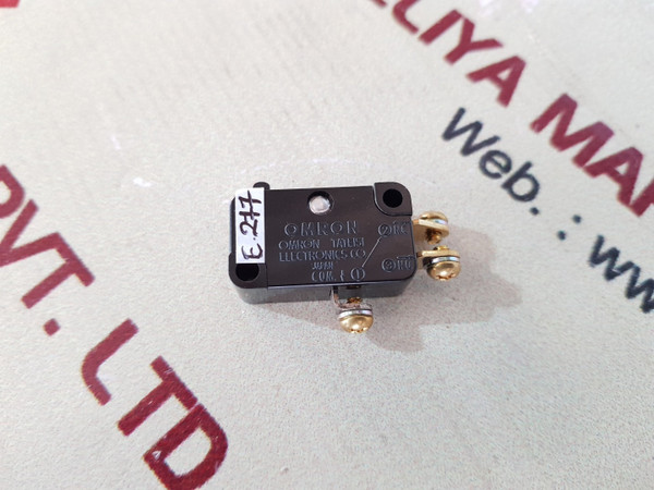 Set of 9x Omron v-10-1b5 micro switch