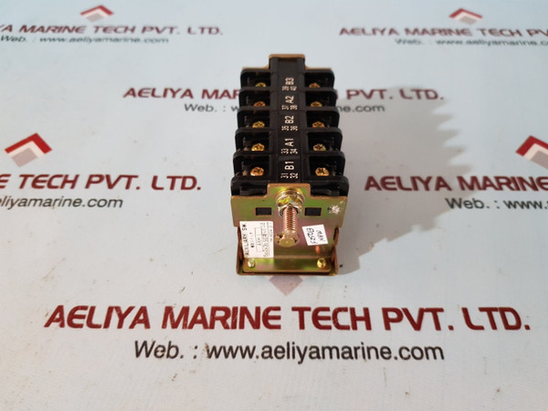 axh-1 Auxiliary switch 5p2a3b - New