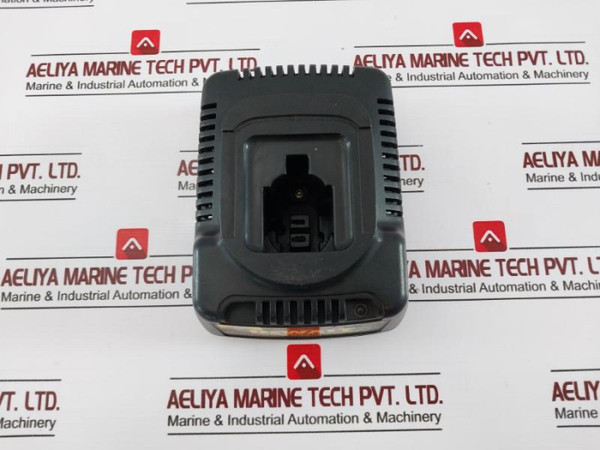 Dewalt Dw9116 Nicd Battery Charger 120V Ac, 60Hz, 2.0 Amps 8 Amps Dc - Used