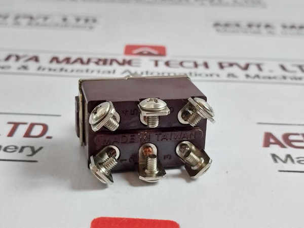 Lot of 10X 505006 Toggle Switch