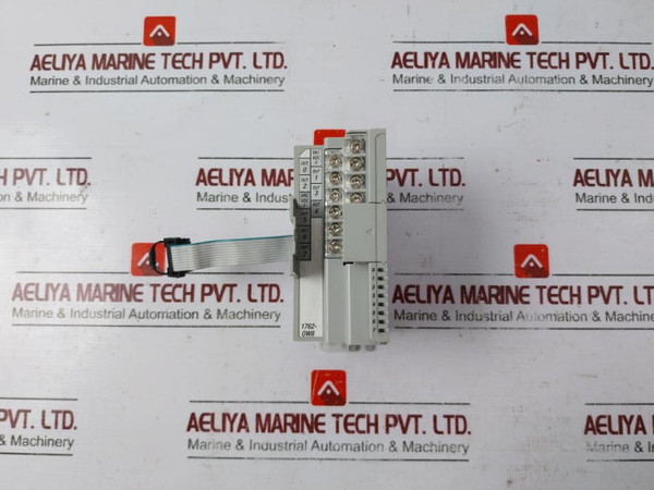 Allen-bradley 1762-ow8 Micro Logix 8 Pt Vac/Vdc Relay Output 5Vdc 0.08A