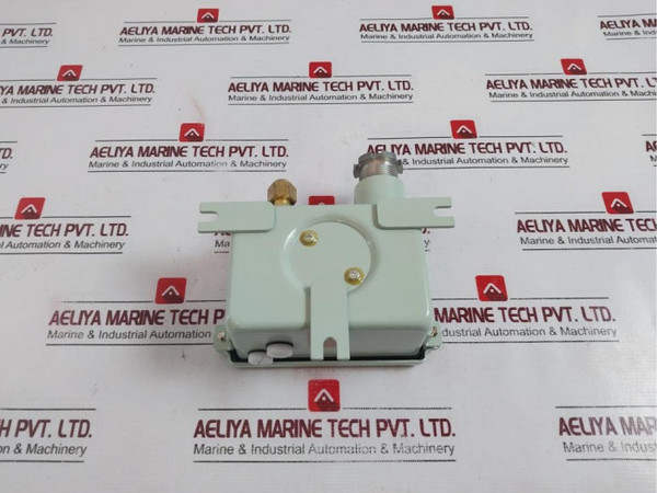 Saginomiya Sns-c110W Pressure Control 0.1~1 Range, 1.5 Mpa Max, C02-11