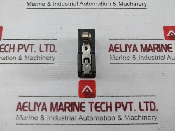 Laptron Xz-15Gw22-b Limit Switch 15A 250Vac E466767 - Used