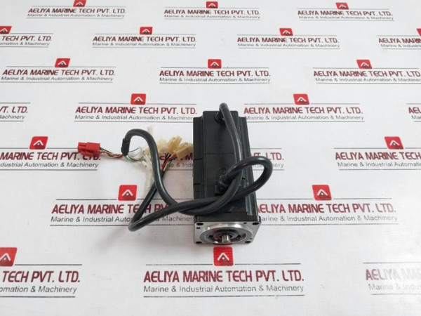 Yaskawa Electric Sgmp-01Awyr12 Ac Servo Motor W 100 V 200 A 0.89 - Used