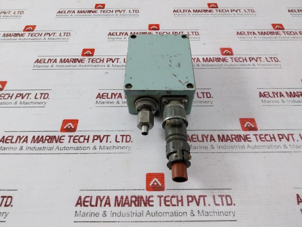 Krm-om5 Relay Combined 0.06 Mpa Ty25-02.300024-80 Ip54 053782 - Used