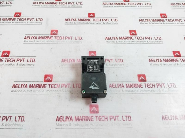 Schmersal Az 16 St1-as R Bottom 4-pole Connector Plug M12 - Used