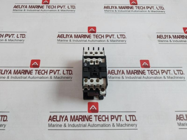 Moeller Dil00Am Contactor With Relay Vs 2 Dil 3 Pole 220V Dc Dc-13.0,11A - Used