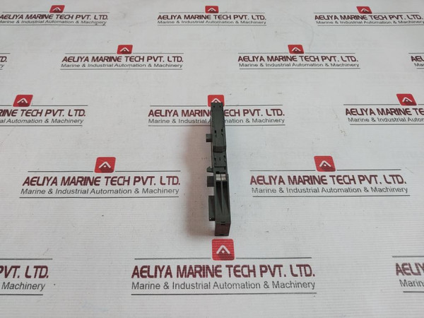 Siemens 6Es7 193-4Ca50-0Aa0 Universal Terminal Module V4 Tm-e15C26-a1 - Used