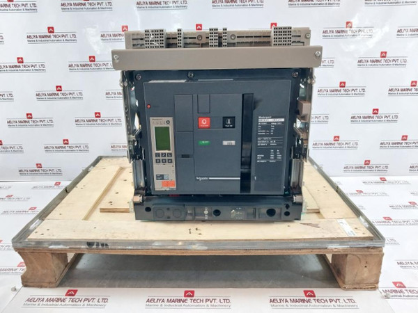 Schneider Electric Nw10 H1 Masterpact Circuit Breaker 1000V 12Kv Iec 60947-3