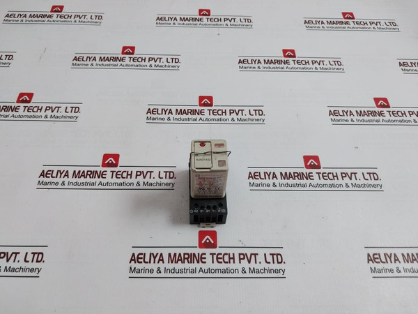 Telemecanique Run 31A22 P7 Relay Module With Base 250Vac 10A