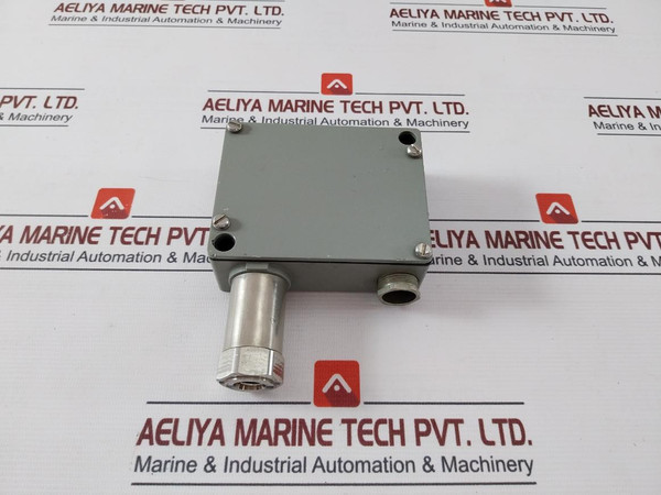 Trafag 8202,80,2210 Pressure Transmitter 0-25 Bar-g 94V-0