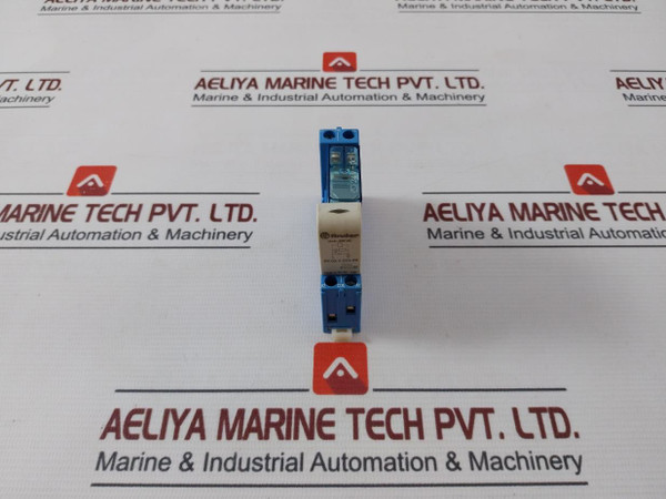 Finder 95.05 Relay With Socket Base 40.52 10A 250V 300V, 6-24V Dc 8A