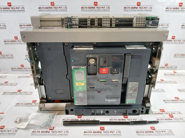 Schneider Electric Mtz2-40 H1 Circuit Breaker Basic Frame Micrologic Gh800228Aa 4.5 Va