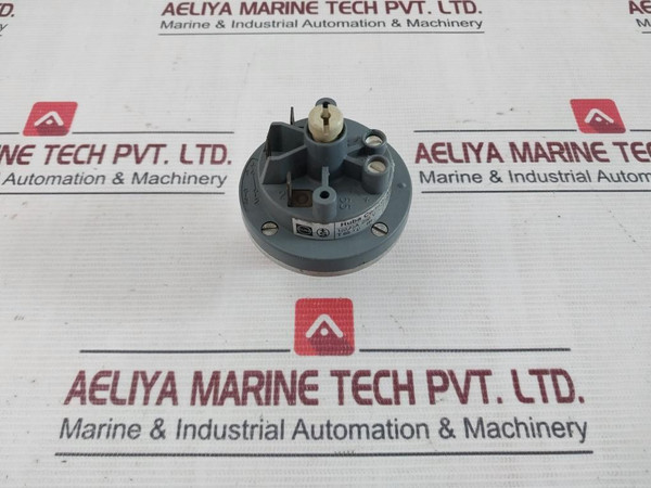 Huba Control 625.9040 Pressure Switch 2-8Mbar 1A 250V