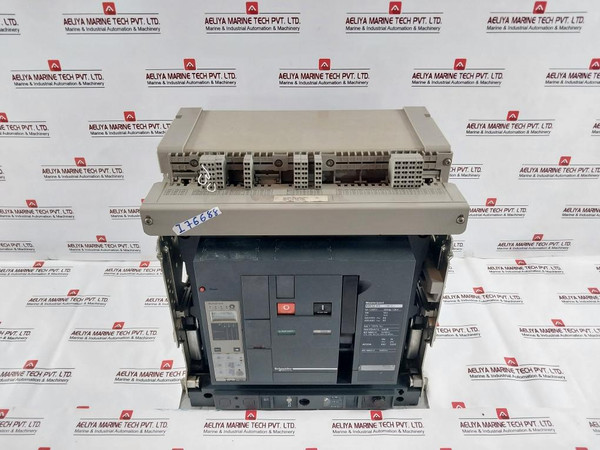 Schneider Electric Nw32 H1 3P Masterpact Circuit Breaker Trip Unit 1000V 12Kv