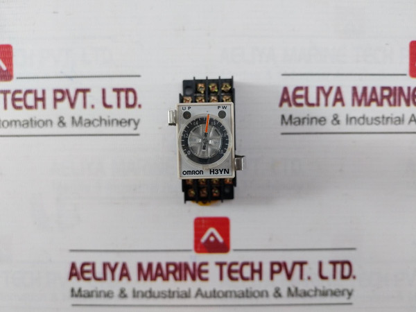 Omron H3Yn-4 Solid State Timer Relay With Socket Y92H-3 Pyf 14A Dc24V--- 3A 0-1.0
