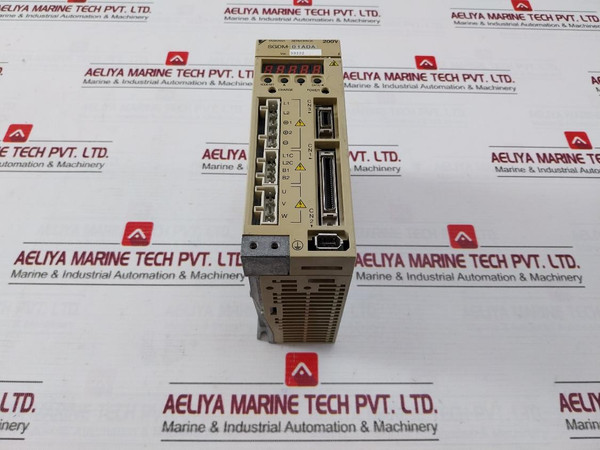 Yaskawa Sgdm-01Ada Servo Amplifier 1Ph 200-230V 5060Hz 2A (Not Working)