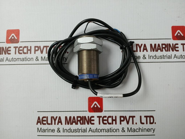 Telemecanique Xs1M30Pa370 Inductive Sensor 2 Meter 12..48V 23127680