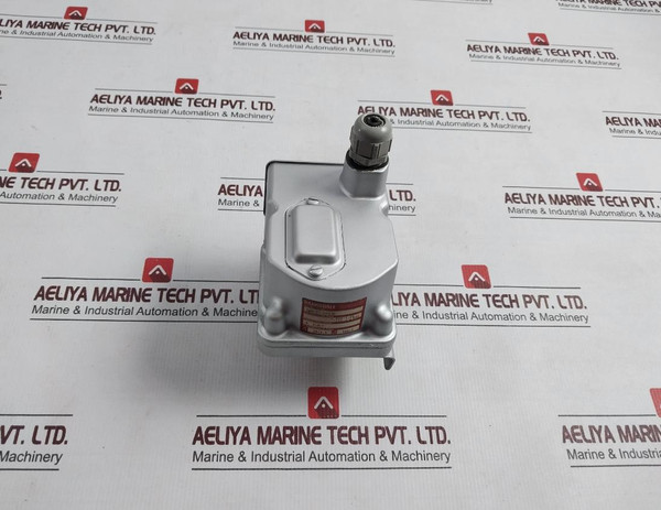 Barksdale D2T-h18 Pressure Switch 4 Bar ~Ac V/A: 480/3