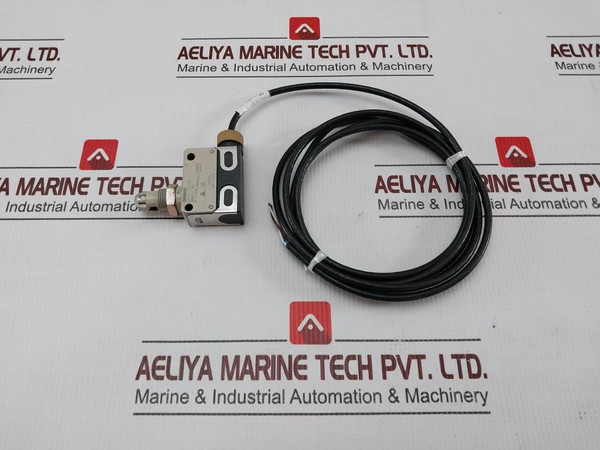Omron D4Er-2A21N Limit Switch With 2M Cable Ip67 30V Dc 0.1A