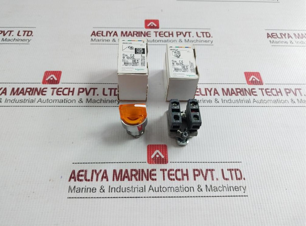 Zb4Bz105 Illuminated Selector Switch By Schneider Electric