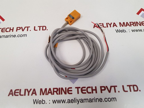 Omron tl-w5mc1 proximity sensor