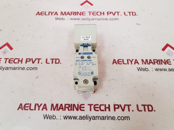 Telemecanique xs7-c40pc440 proximity switch