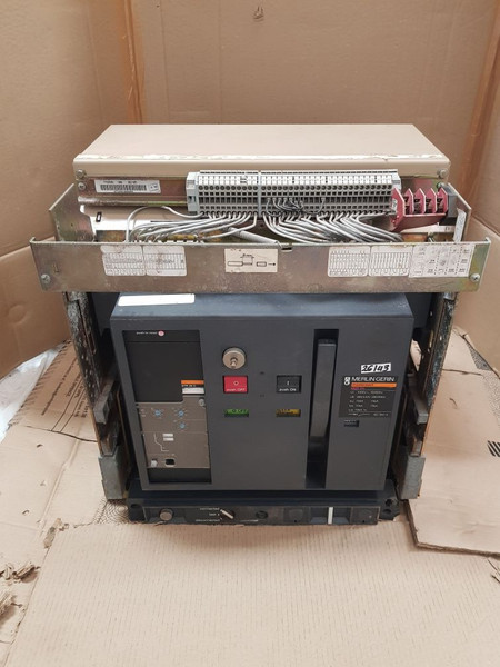 Merlin Gerin M25 H1 Circuit Breaker 380/440V 480/690V 2500Amp