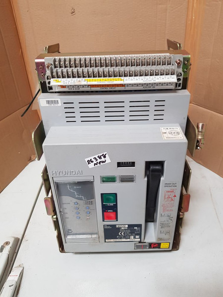 Hyundai hian12 3-pole air circuit breaker