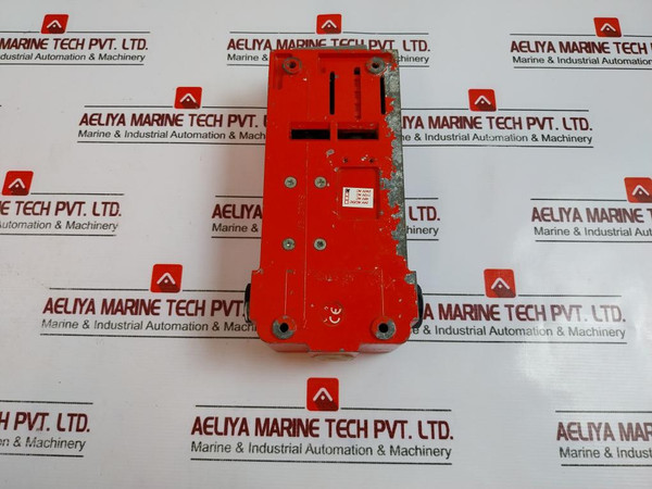 Guardmaster Atlas 4 Safety Interlock Switch With Guard Locking 10A 240Vac Ip65