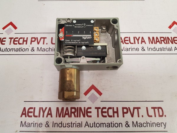 Pressure Switch Trafag 904.2376.903 0...4 Kg/Cm2 - Used