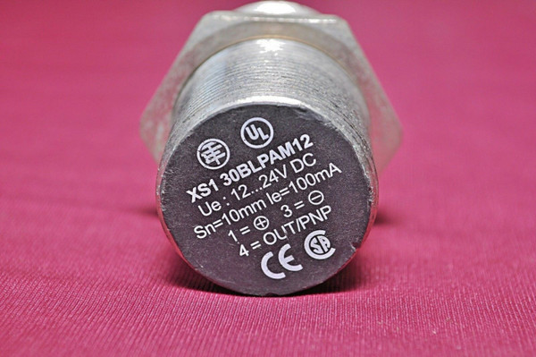 Telemecanique Xs1 30Blpam12 Sensor 24V DC 10mm 100mA Out/PNP