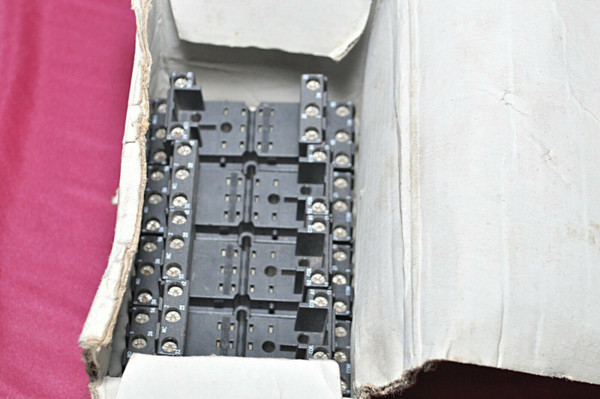 Relay Socket Schrack Pt 78703 12A 300Vac Italy Made